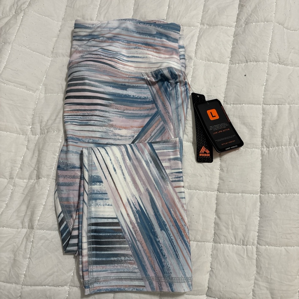 BRAND NEW WMNS LARGE RBX CAPRI LENGTH LEGGINGS